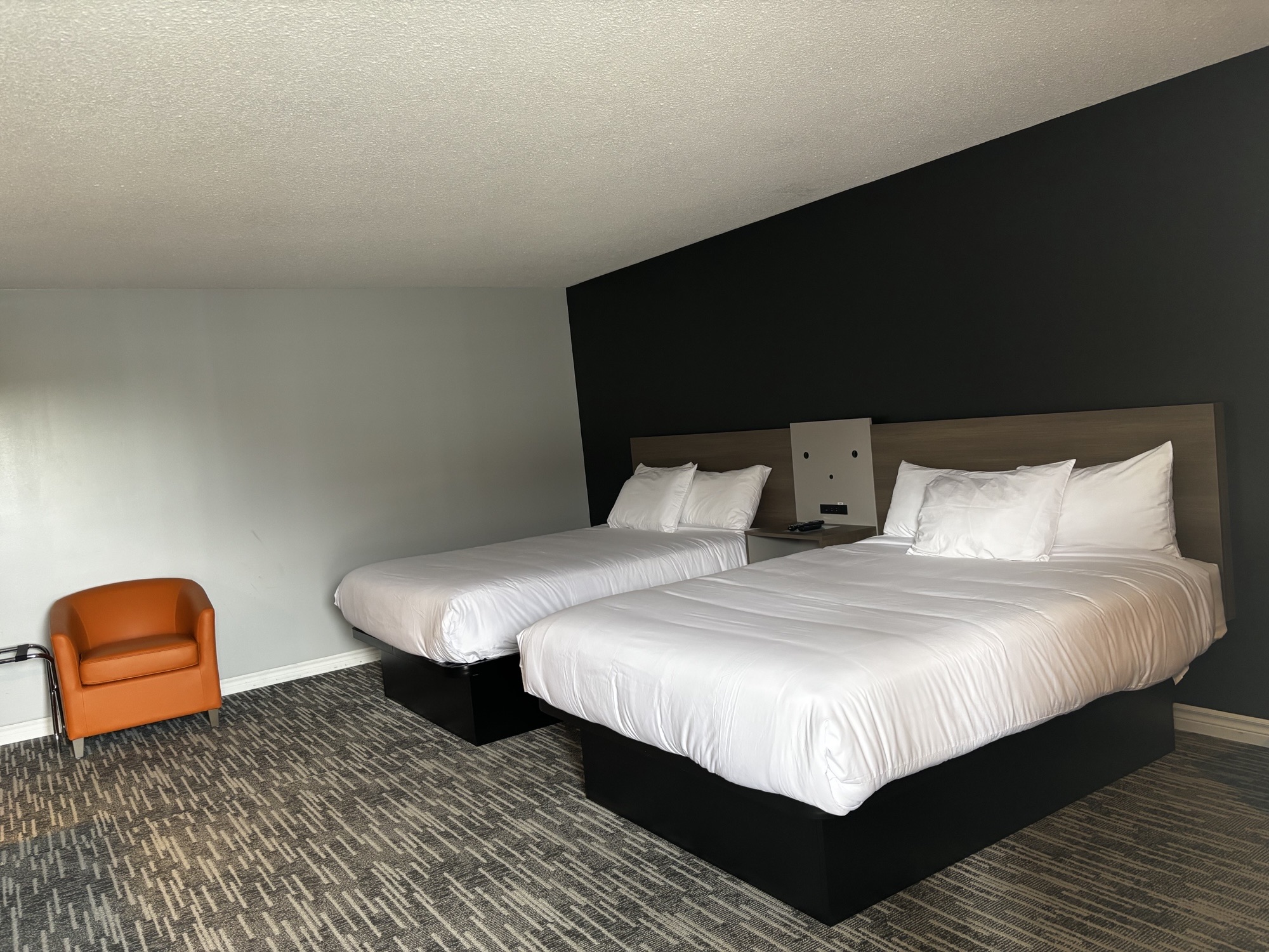 Second Floor 2 Queen Room